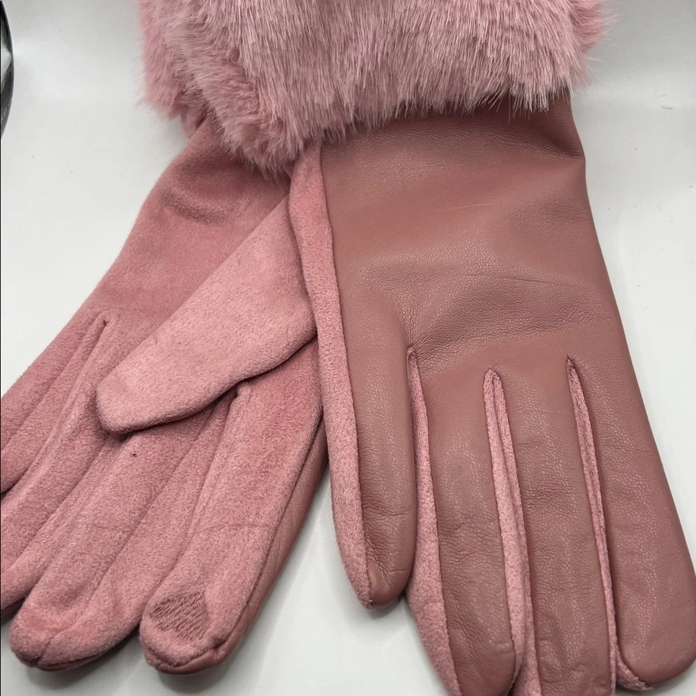 704. Elegant Pink Fur-Trimmed Gloves
